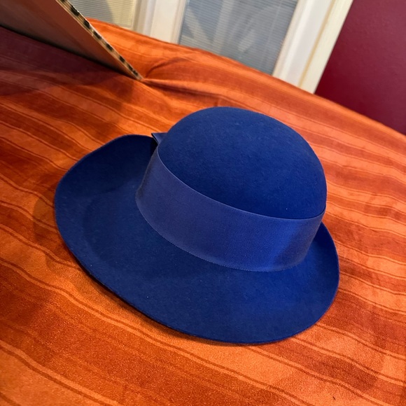 Betmar 100% Wool Cloche Hat Cobalt Blue w/ Grosgrain Bow Made in USA - Picture 3 of 11